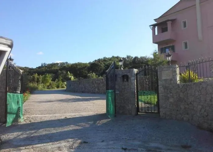 Mare E Monti * Παραλία Αλμυρού